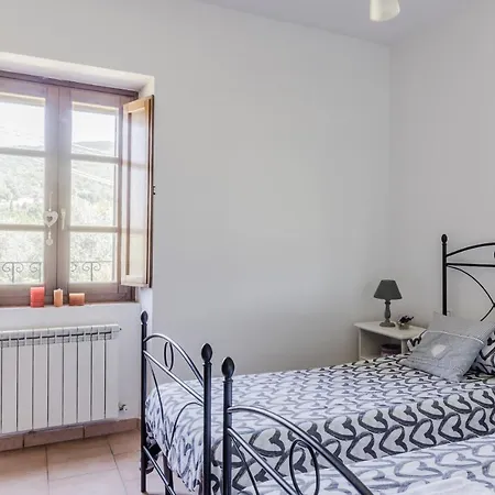 Algioja With Pool & Parking Daire