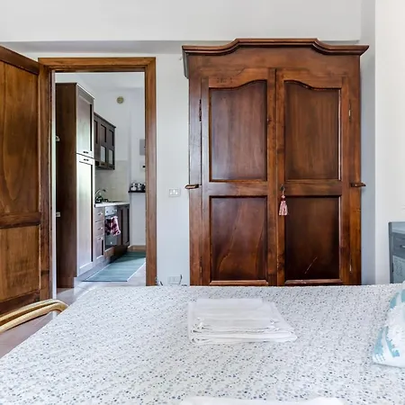 Daire Algioja With Pool & Parking